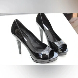 Vera Wang Lavender pee toe platforms